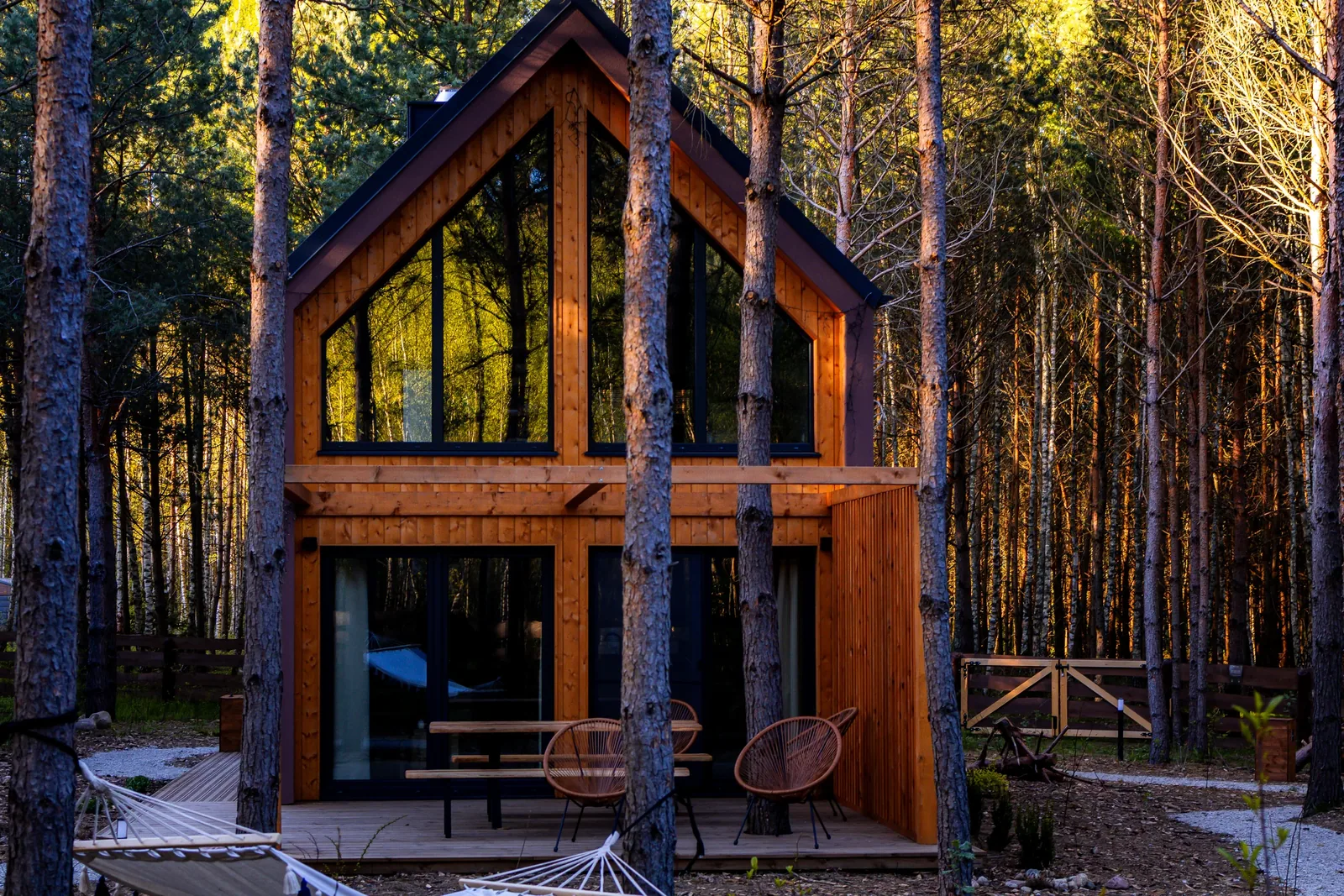 A cabin and its terrace in daylight