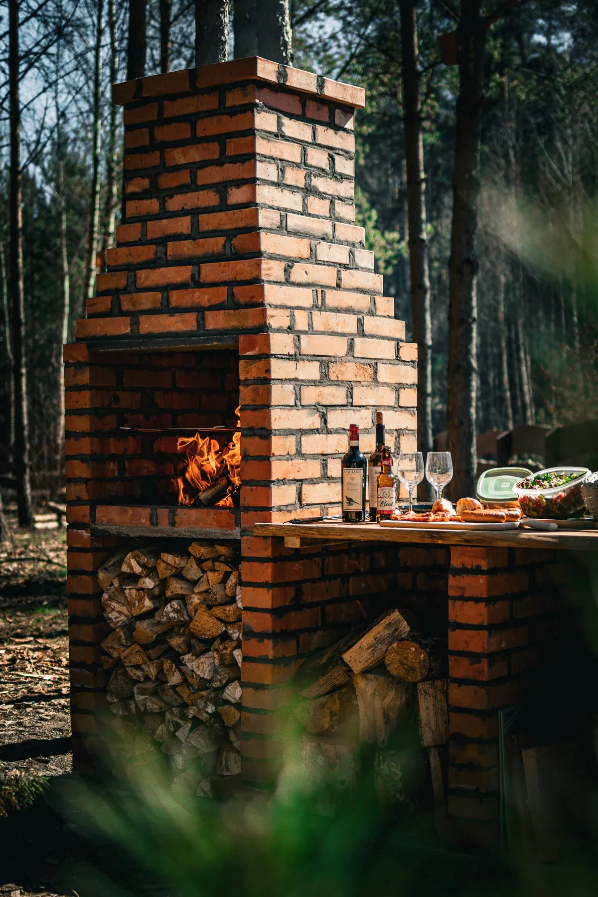 The barbecue among the trees