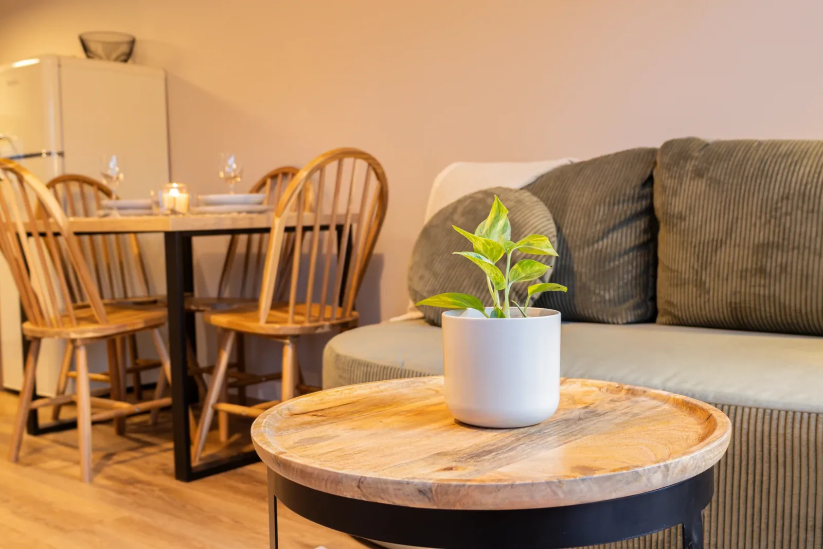 The living room and dining table in a cabin