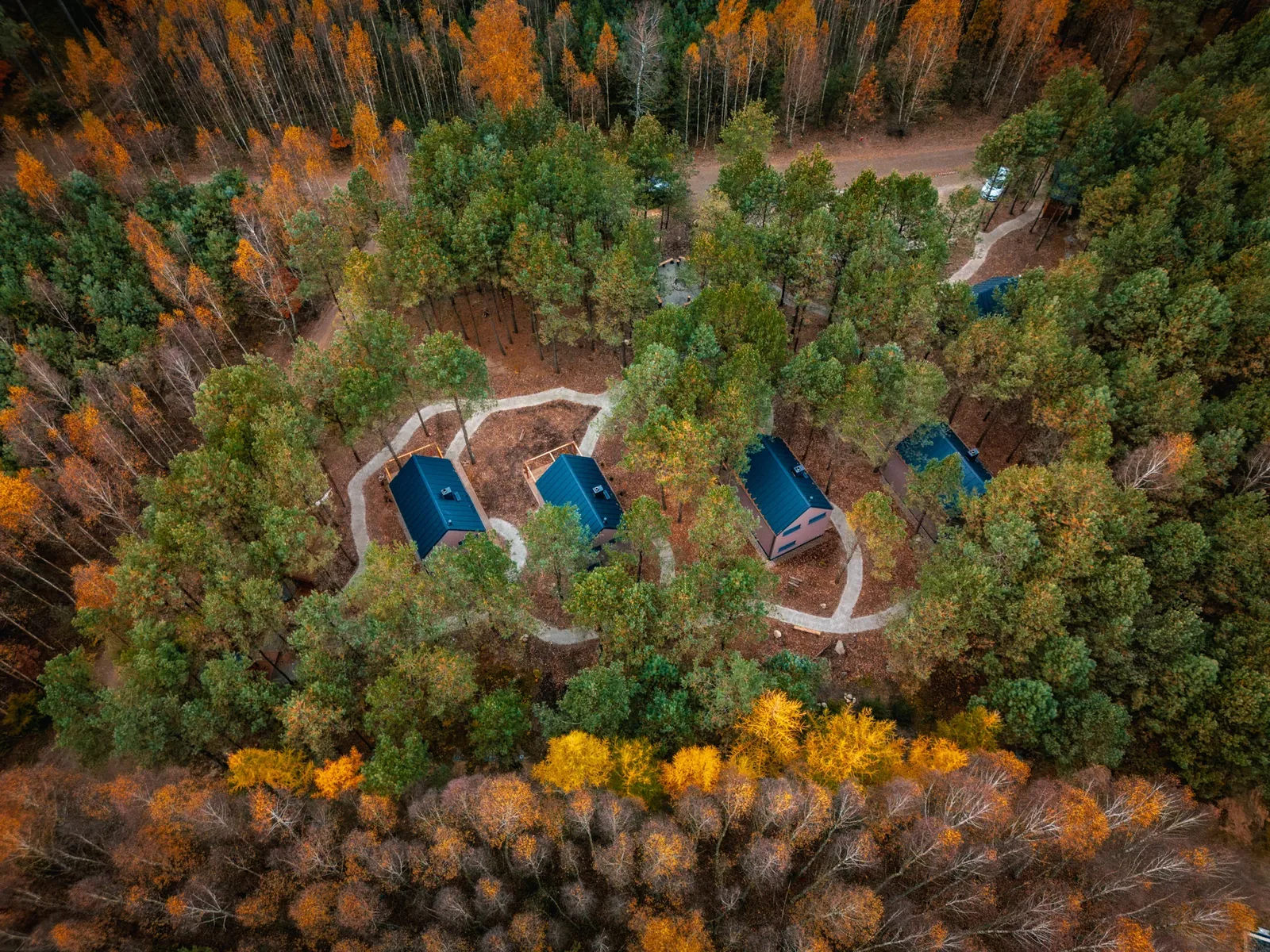 A bird's-eye view of the four LoveLaski cabins