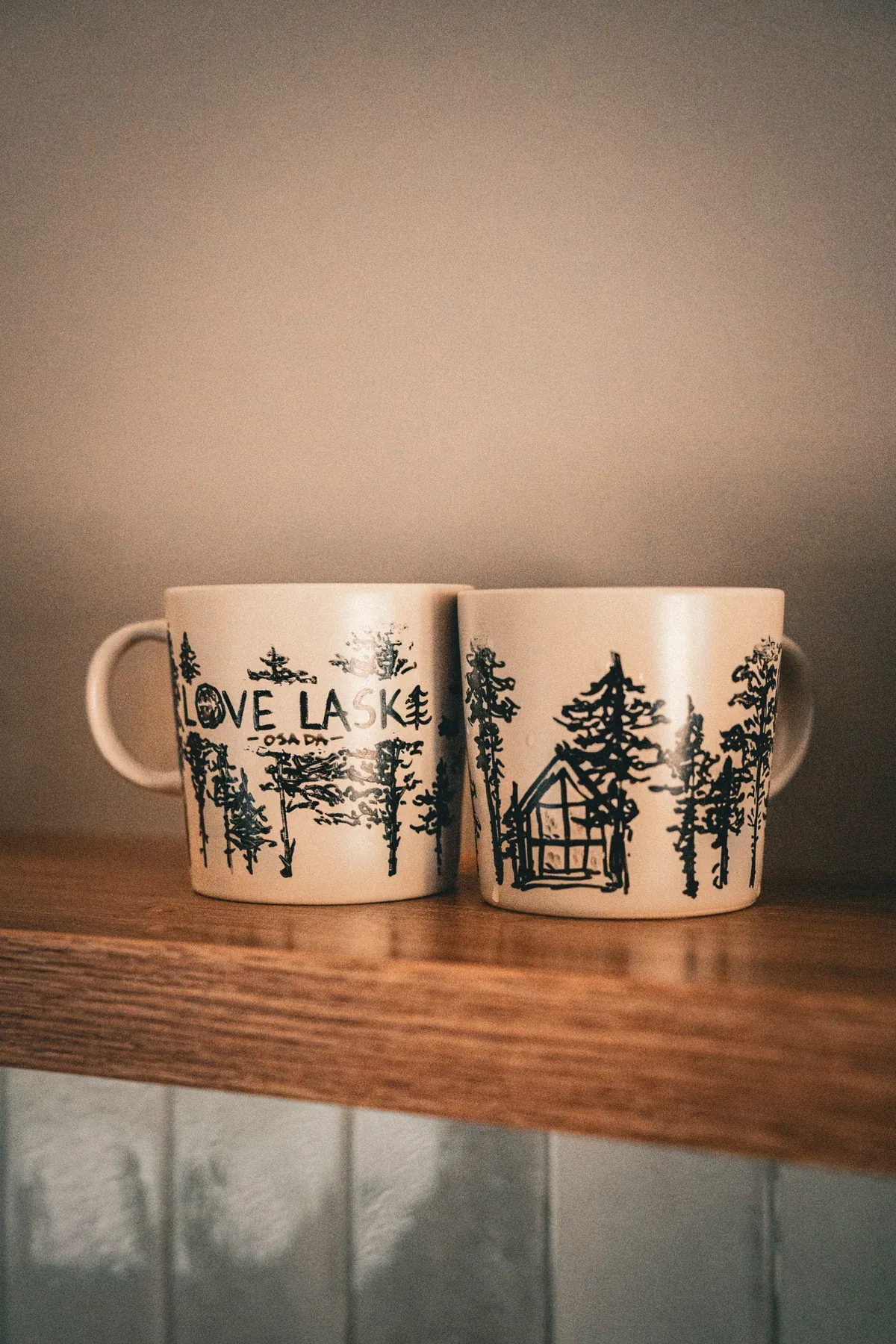 Mugs with forest designs