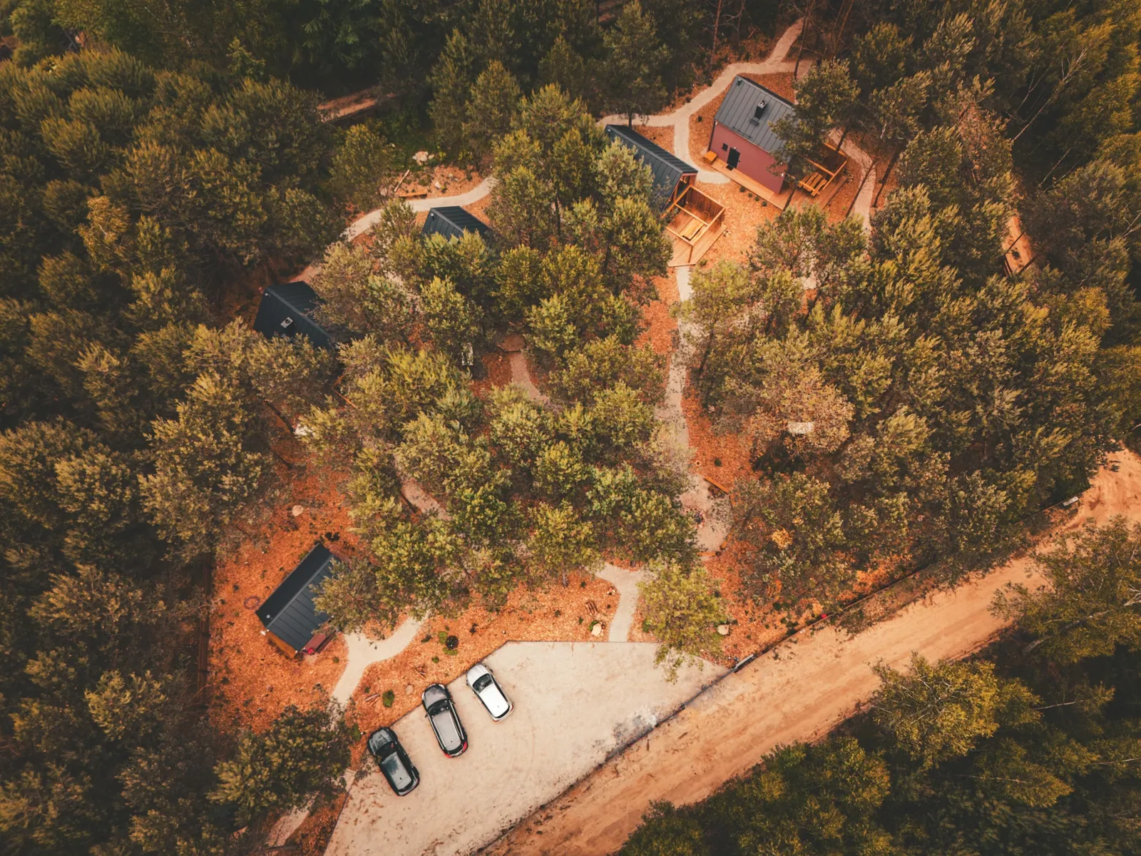 Access road and parking spaces at Osada LoveLaski